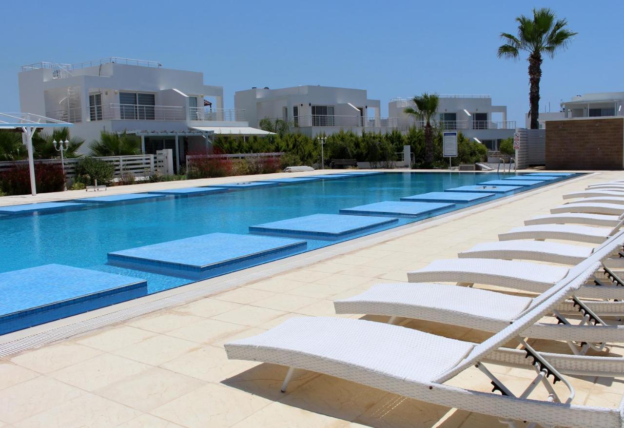 Caesar Beach Villas And Apartments Gastria Eksteriør bilde