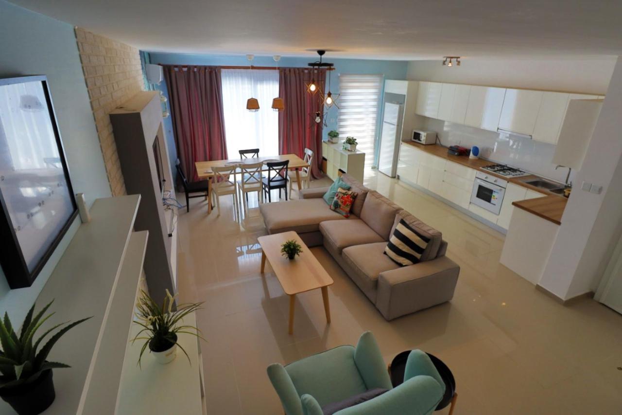 Caesar Beach Villas And Apartments Gastria Eksteriør bilde